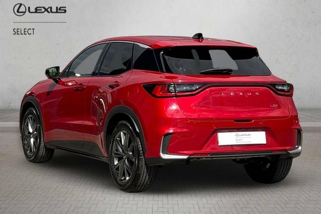 Lexus LBX 1.5 Takumi E-cvt Red #4