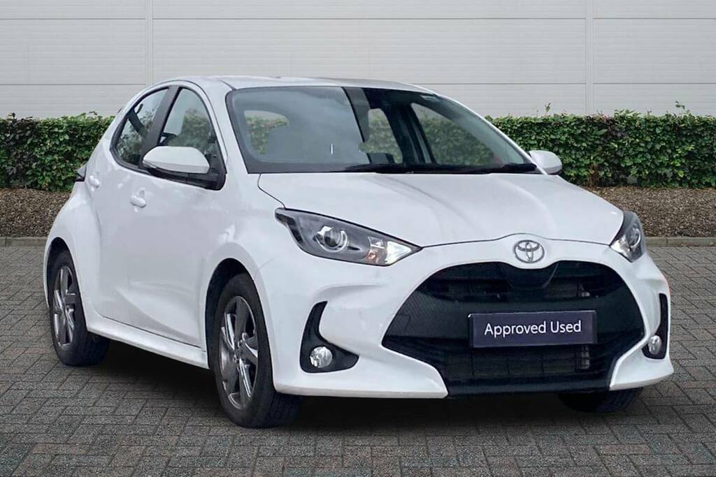 Toyota Yaris 1.5 Hybrid Icon Cvt White