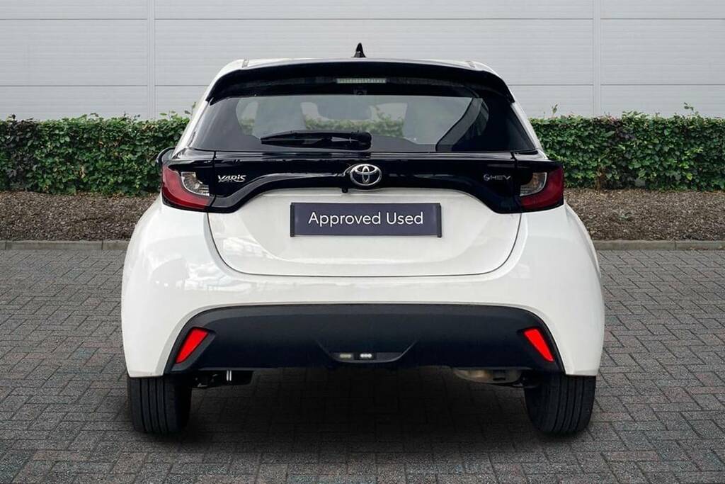 Toyota Yaris 1.5 Hybrid Icon Cvt White #4