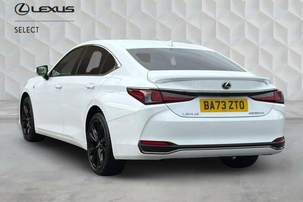 Lexus ES 300H 2.5 F-sport Cvt Takumi Pack White #4