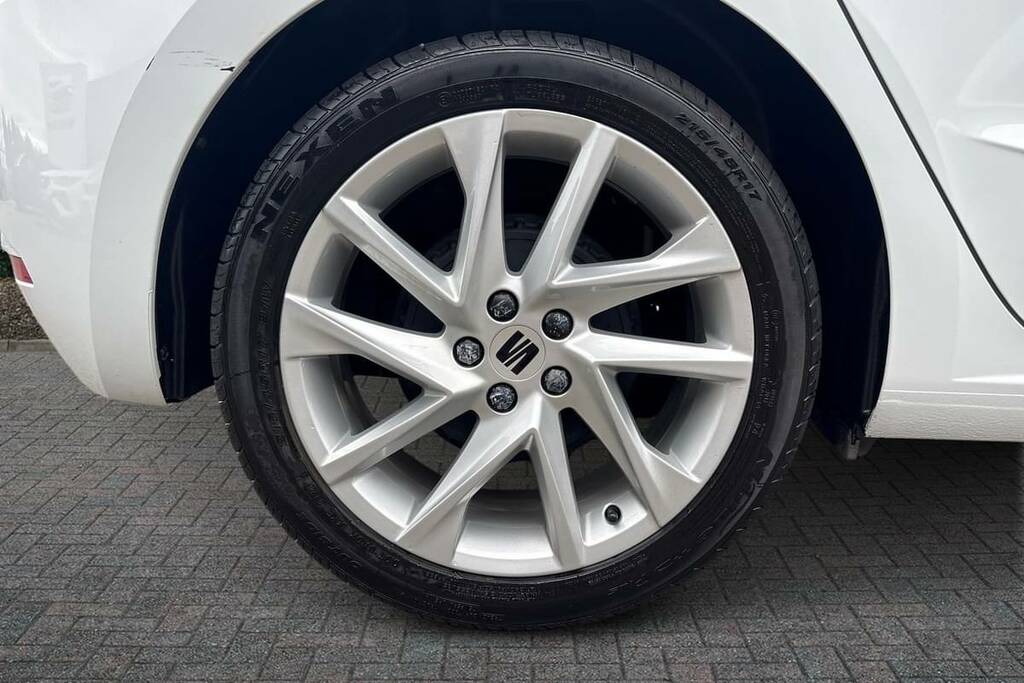 Seat Ibiza 1.0 Tsi 110 Xcellence Silver #9