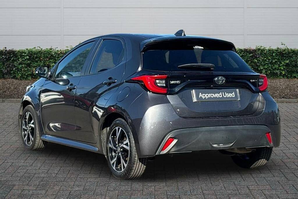 Toyota Yaris 1.5 Hybrid Design Cvt Grey #2