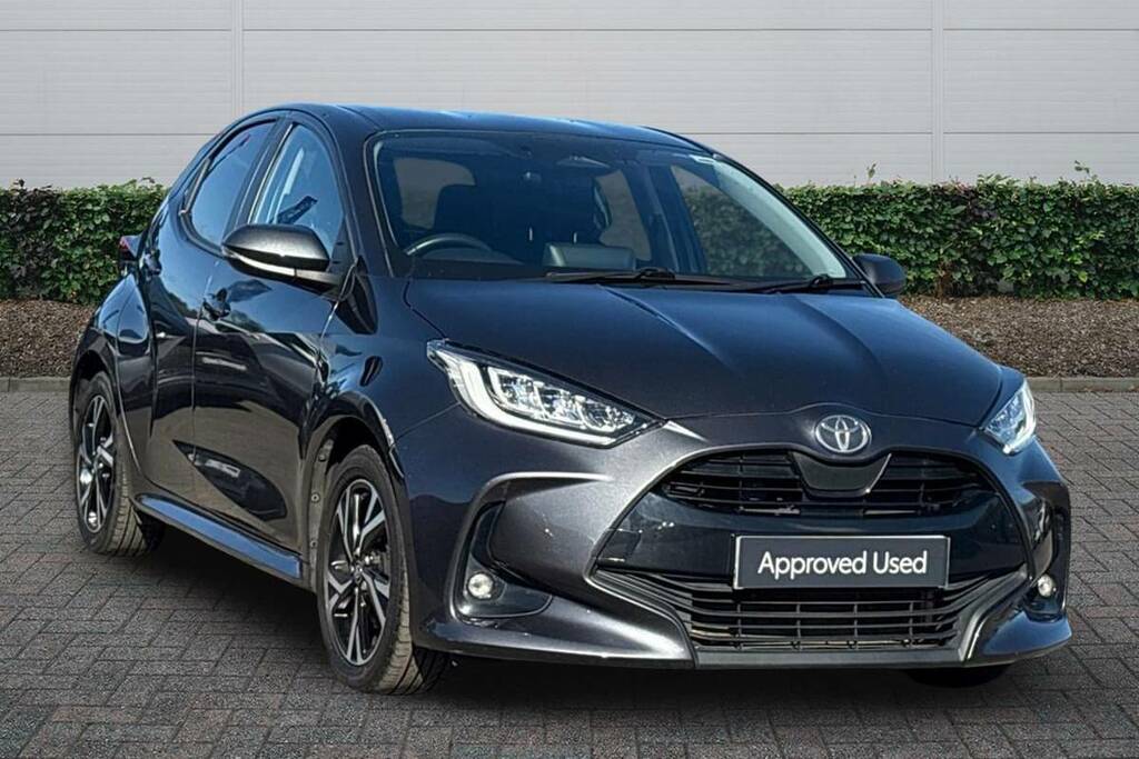 Toyota Yaris 1.5 Hybrid Design Cvt Grey