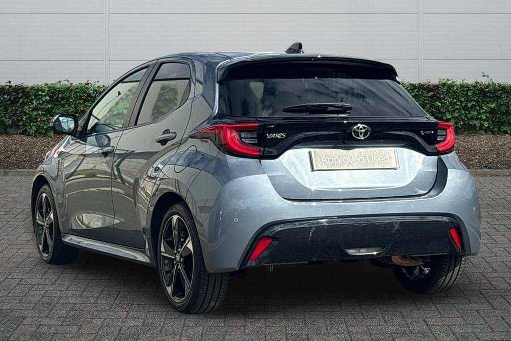 Toyota Yaris 1.5 Hybrid 130 Excel Cvt Grey #2
