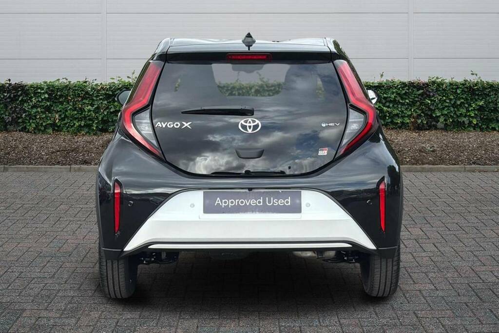 Toyota Aygo X 1.5 Hybrid Gr Sport Cvt White #4