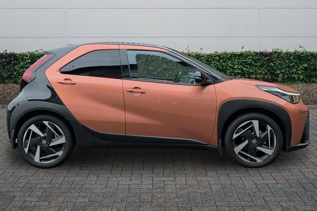 Toyota Aygo X 1.5 Hybrid Excel Cvt Premium Pack Orange #5