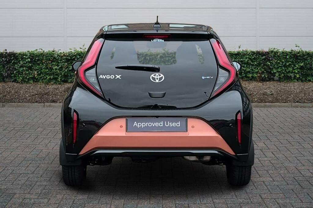 Toyota Aygo X 1.5 Hybrid Excel Cvt Premium Pack Orange #4