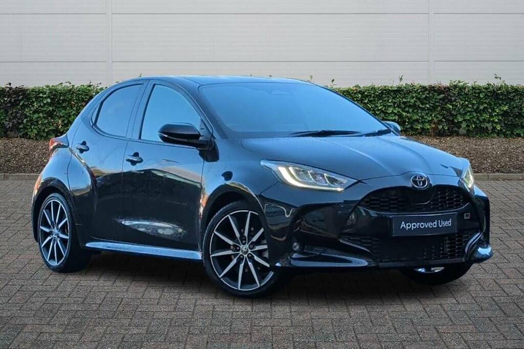 Toyota Yaris 1.5 Hybrid 130 Gr Sport Cvt Safety Pack Black