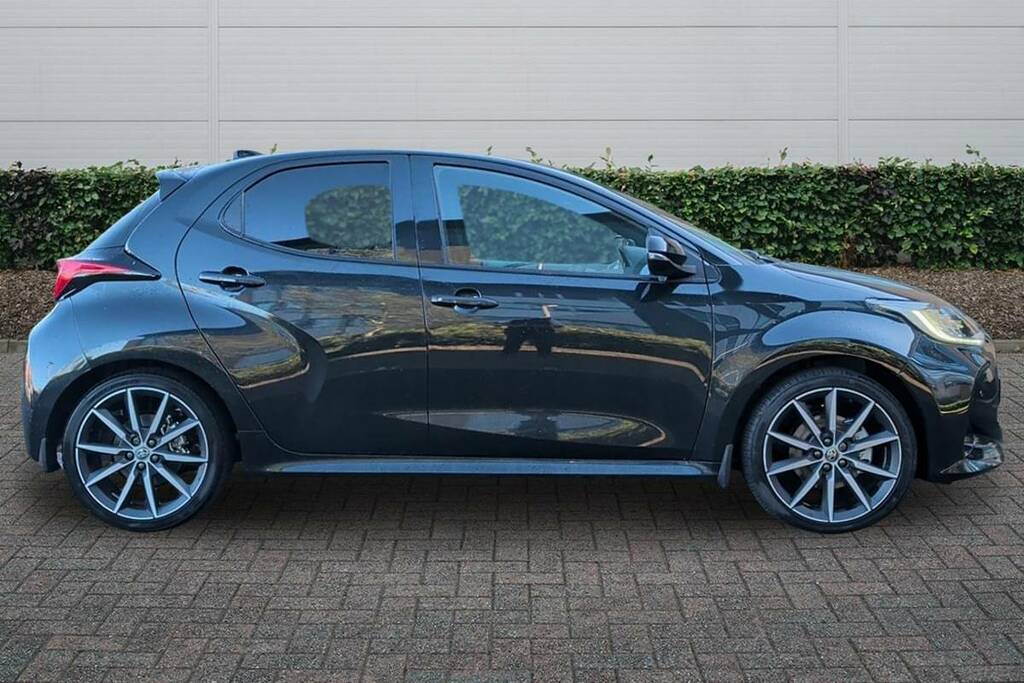 Toyota Yaris 1.5 Hybrid 130 Gr Sport Cvt Safety Pack Black #5