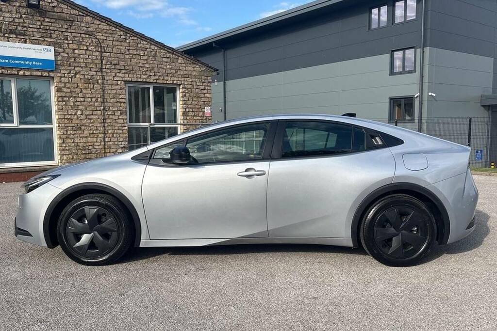 Toyota Prius 2.0 Phev Design Cvt Silver #4