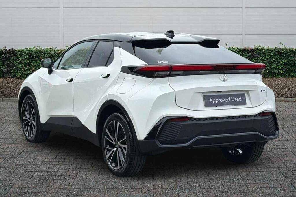 Toyota C-Hr 1.8 Hybrid Excel Cvt White #2