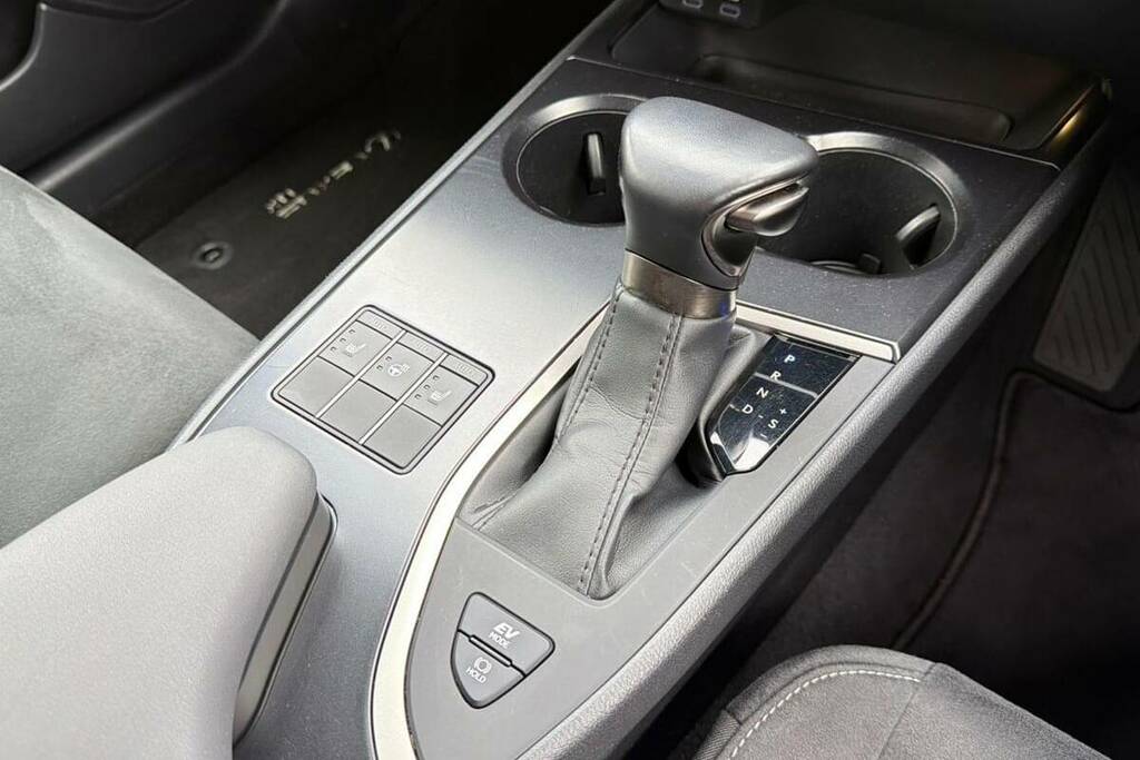 Lexus UX 2.0 Premium Sport Edition E-cvt Grey #27