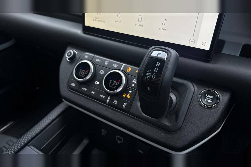 Land Rover Defender 90 3.0 D250 X-dynamic Hse 90 Grey #13