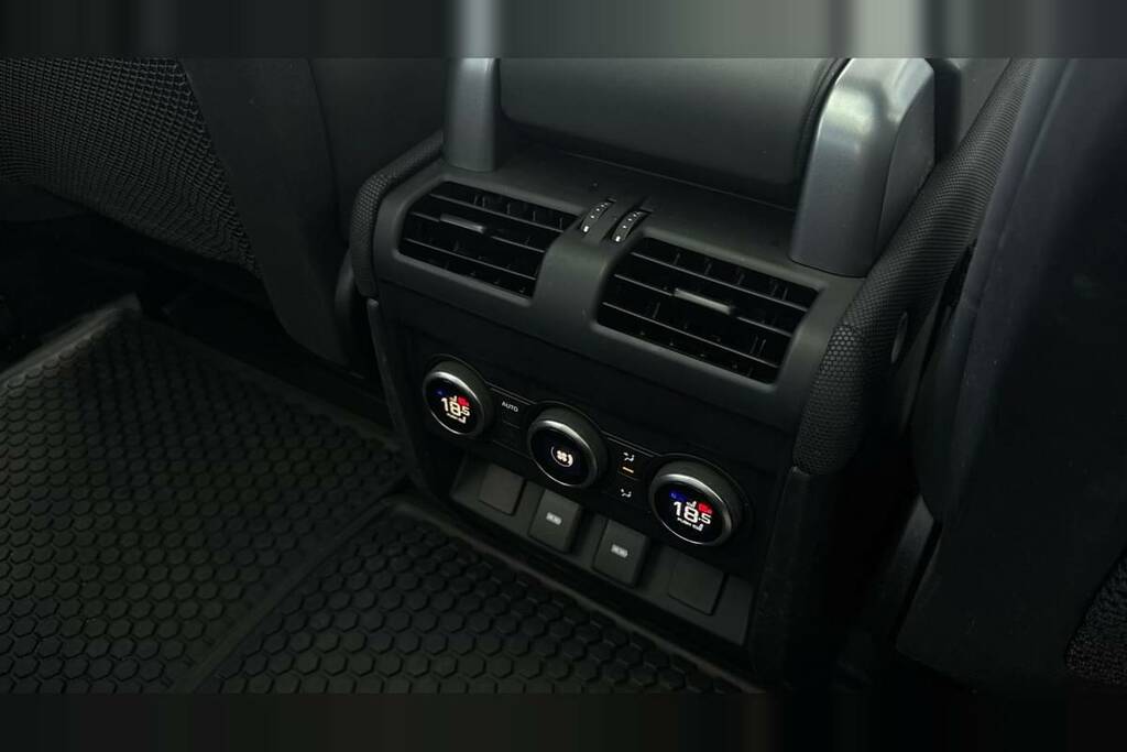 Land Rover Defender 90 3.0 D250 X-dynamic Hse 90 Grey #18
