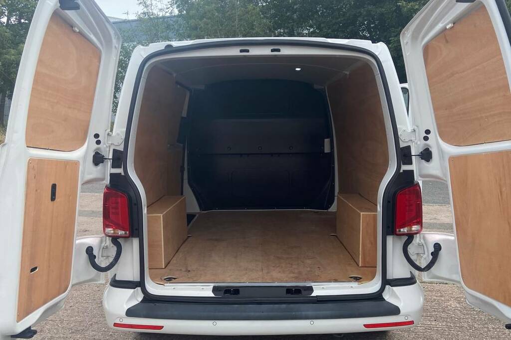 Volkswagen Transporter 2.0 Tdi 150 Highline Van VU74EUR White #2