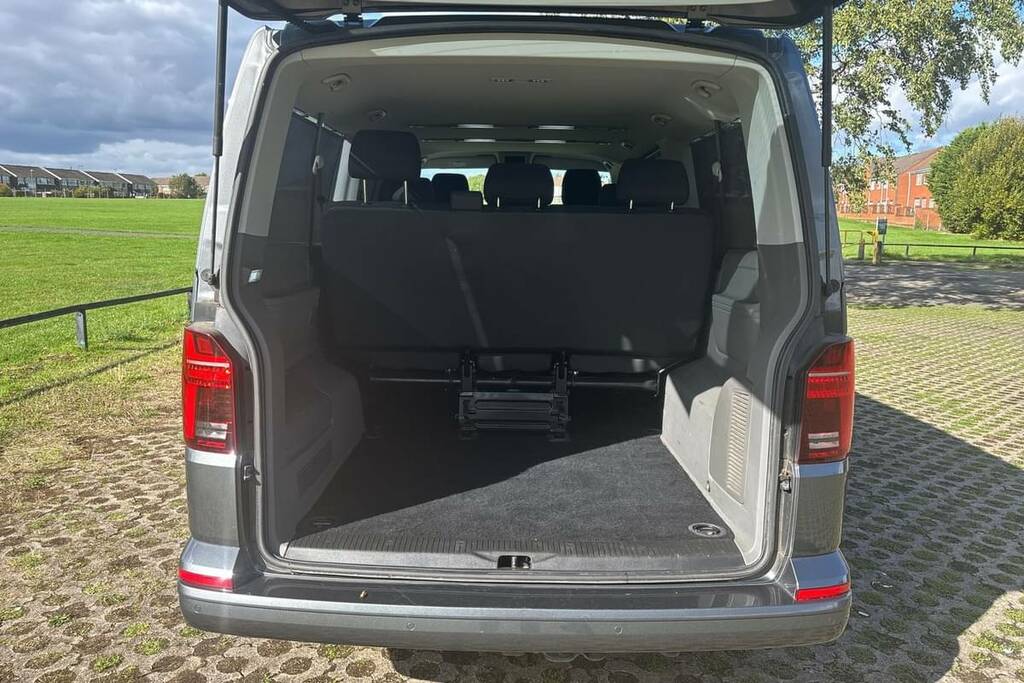 Volkswagen Transporter Shuttle 2.0 Tdi 150Ps Se Minibus Dsg Grey #2