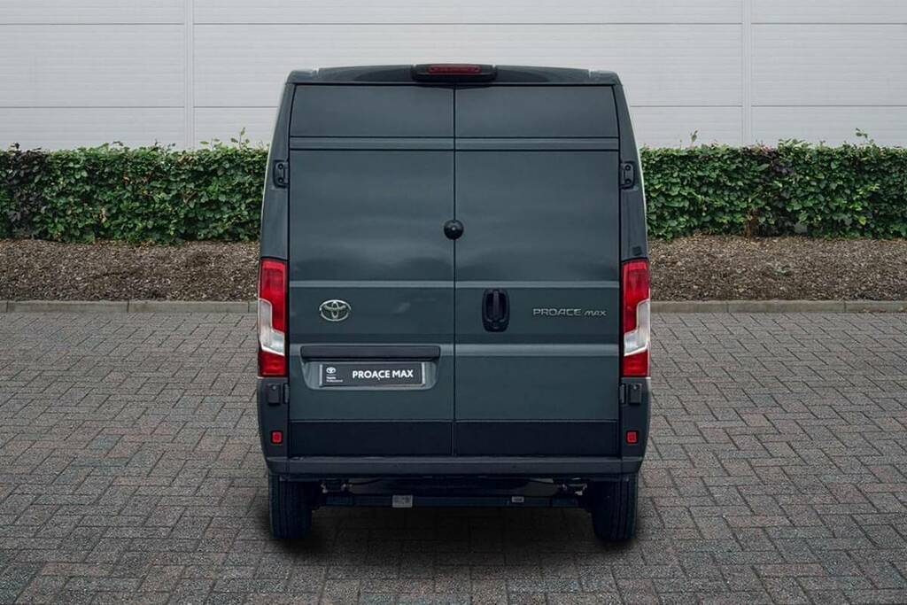 Toyota PROACE 2.2D 140 Icon H2 Van Grey #4