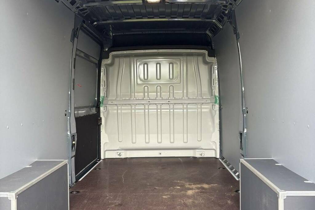 Toyota PROACE 2.2D 140 Icon H2 Van Grey #6