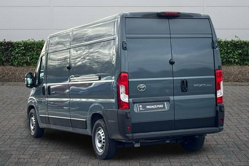 Toyota PROACE 2.2D 140 Icon H2 Van Grey #2
