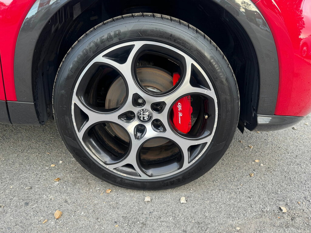 Alfa Romeo Tonale 1.3 Vgt 15.5Kwh Veloce Suv Plug-in Hybr Red #3
