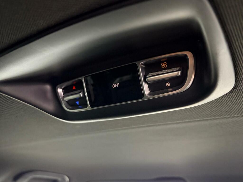 Mercedes-Benz V Class Mpv Silver #23