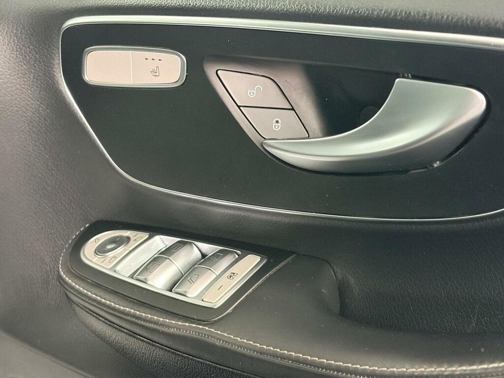 Mercedes-Benz V Class Mpv Silver #34