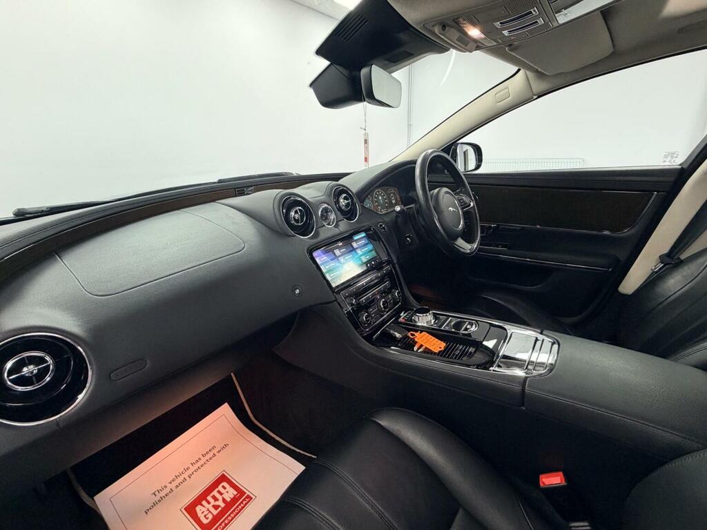 Jaguar XJ Saloon 3.0D V6 Luxury Euro 6 Ss 2019 Black #6
