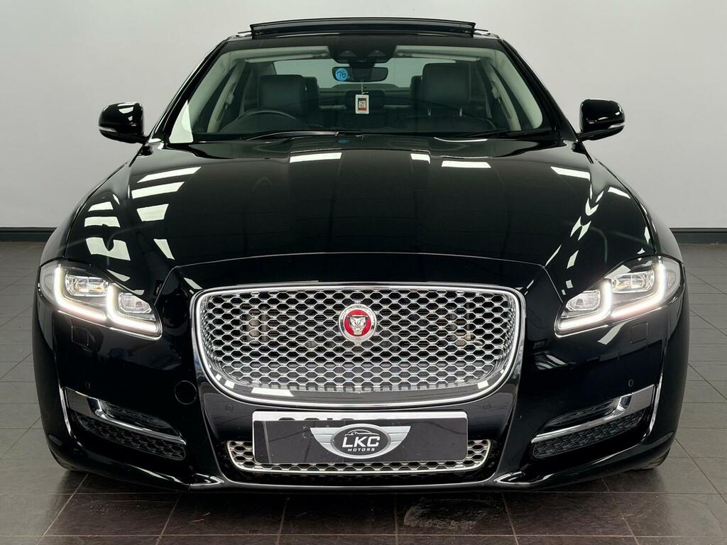 Jaguar XJ Saloon 3.0D V6 Luxury Euro 6 Ss 2019 Black #3