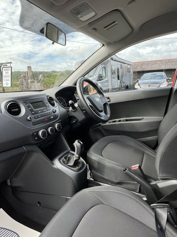 Hyundai I10 Hatchback 1.2 I10 Se 1.2 At My20 2019 Red #3