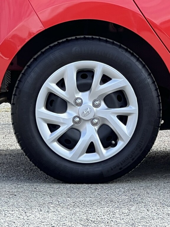 Hyundai I10 Hatchback 1.2 I10 Se 1.2 At My20 2019 Red #4
