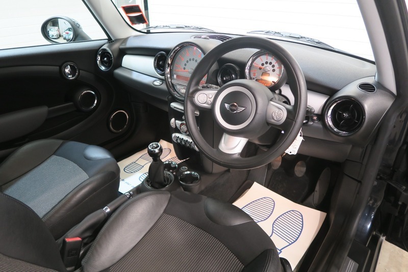 Mini Hatch Back Euro 4 120 Ps Silver #22
