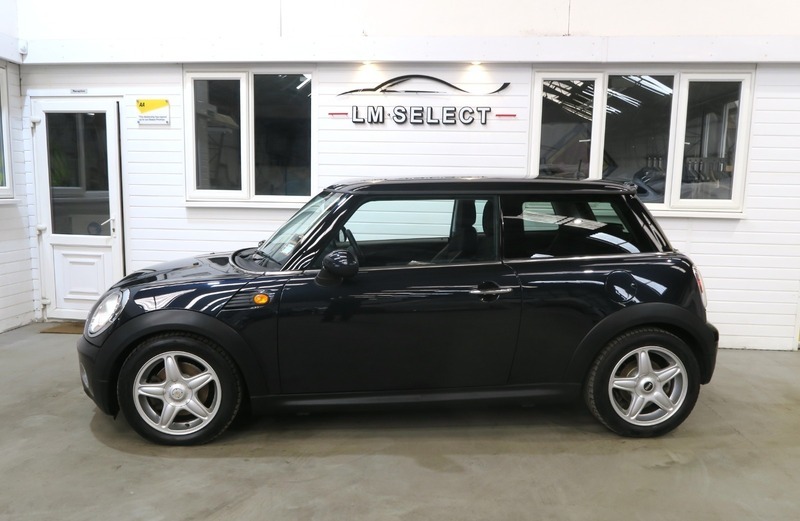 Mini Hatch D Black