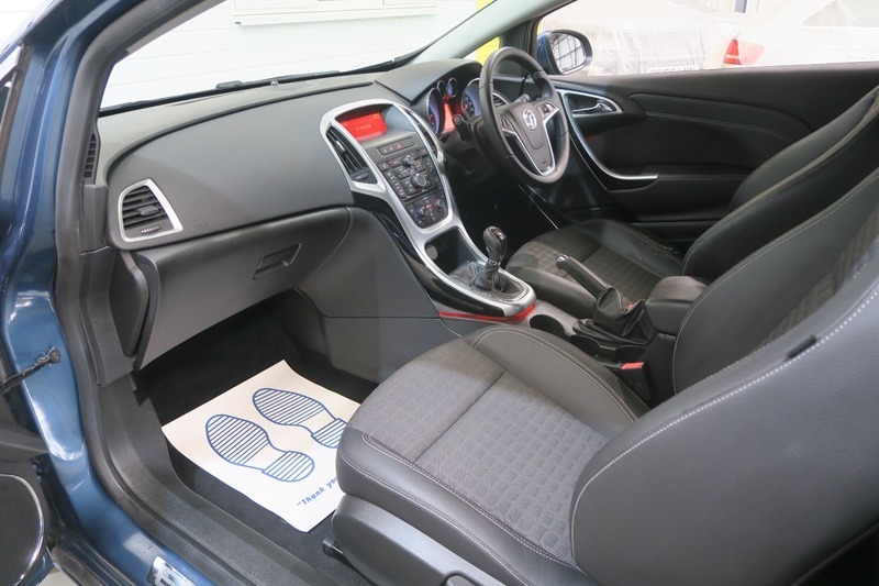 Vauxhall Astra GTC Astra Vxr White #24