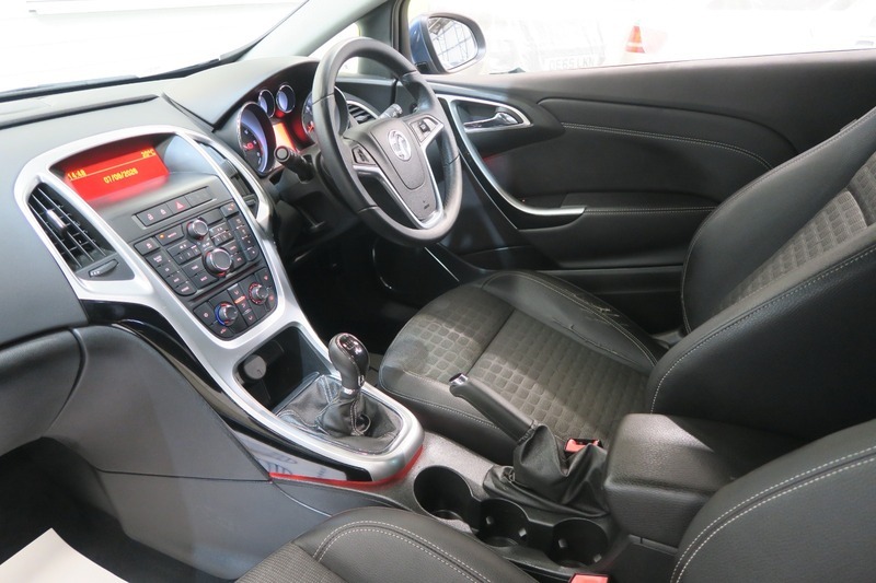 Vauxhall Astra GTC Astra Vxr White #26