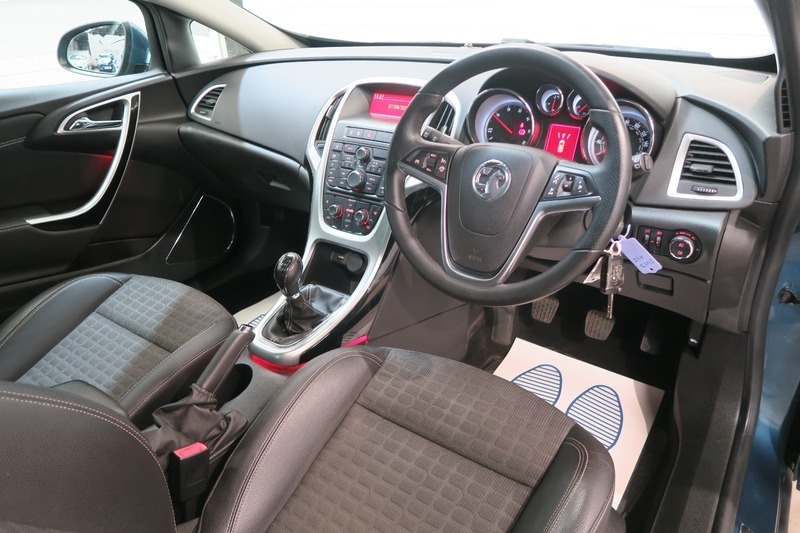 Vauxhall Astra GTC Astra Vxr White #21