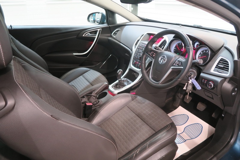Vauxhall Astra GTC Astra Vxr White #20
