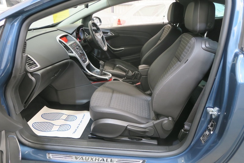 Vauxhall Astra GTC Astra Vxr White #22