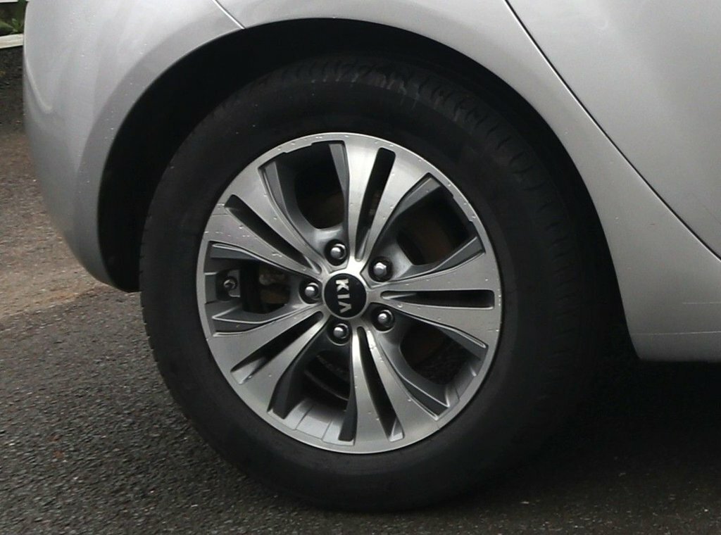 Kia Venga 1.6L 3 Silver #6