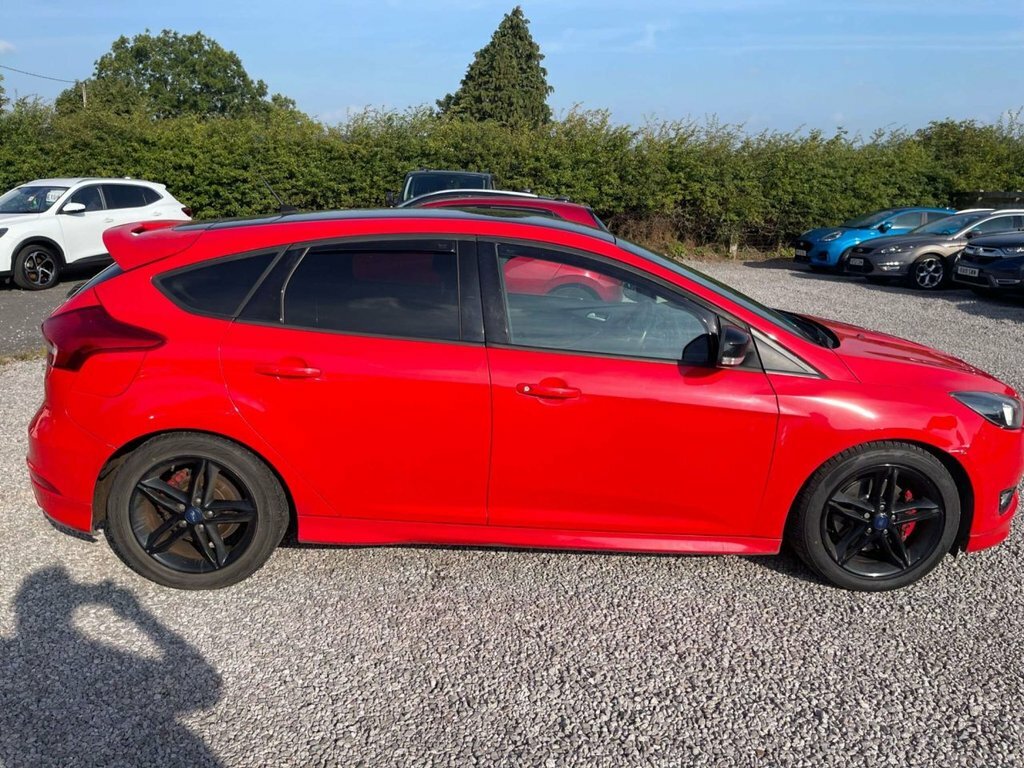 Ford Focus 2L Zetec S PX66VHR Red #5