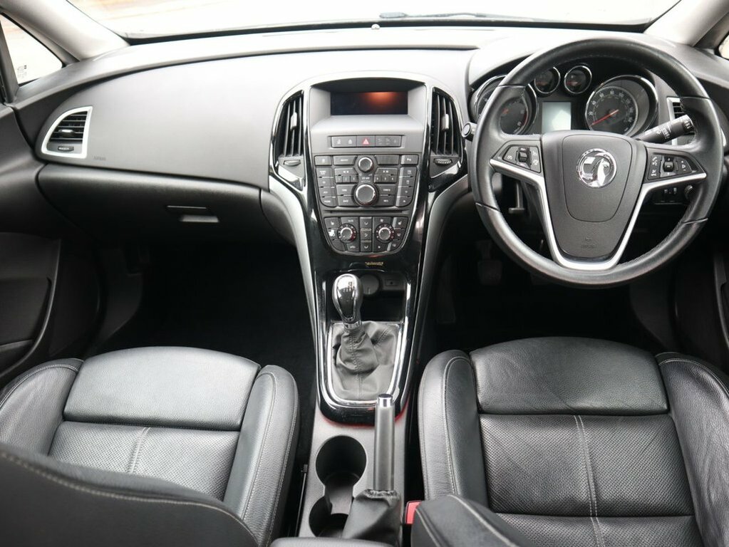 Vauxhall Astra 2L Elite Black #2