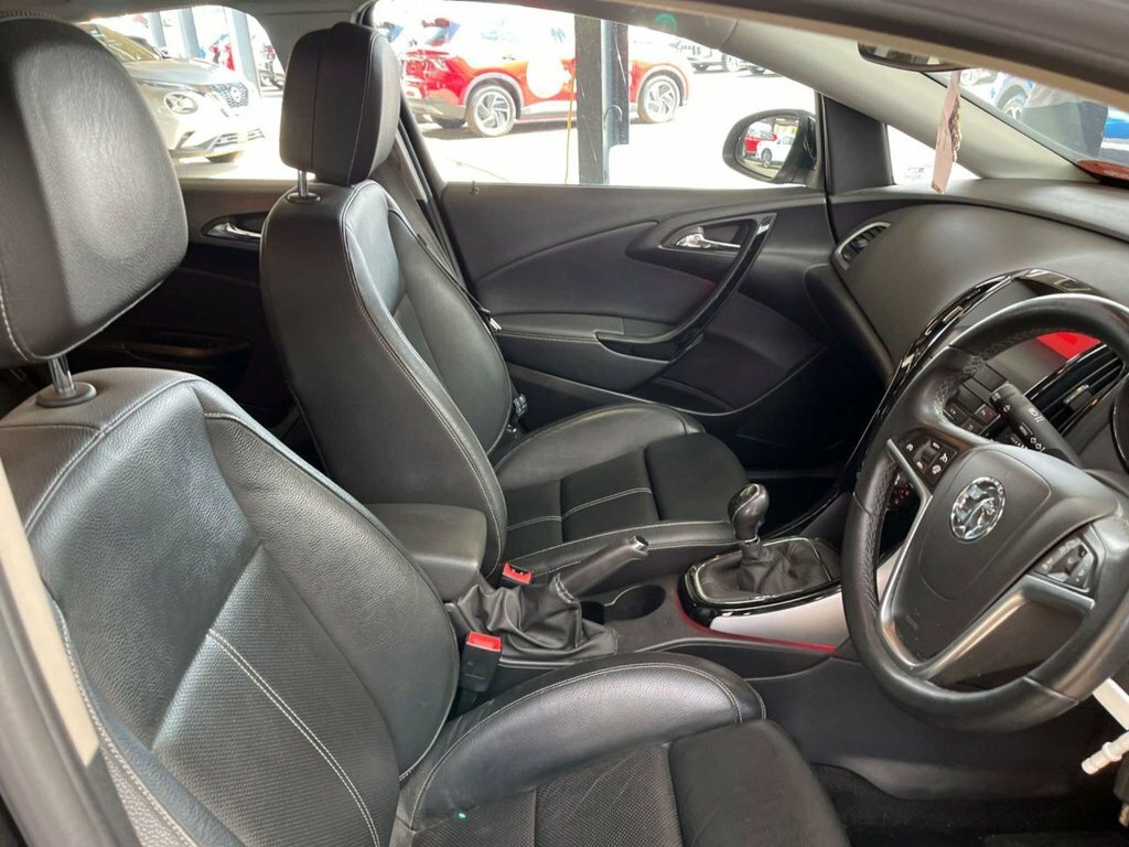 Vauxhall Astra Hatchback Silver #2