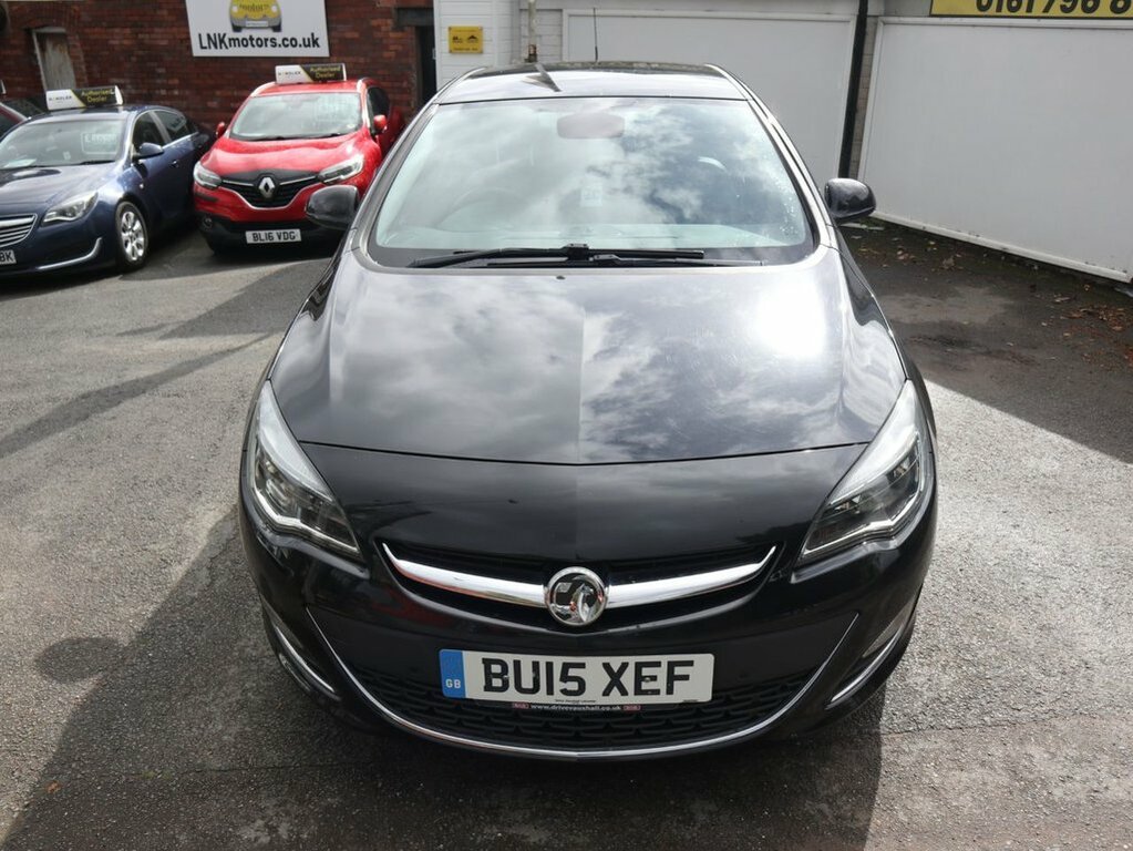 Vauxhall Astra 2L Elite Black #4