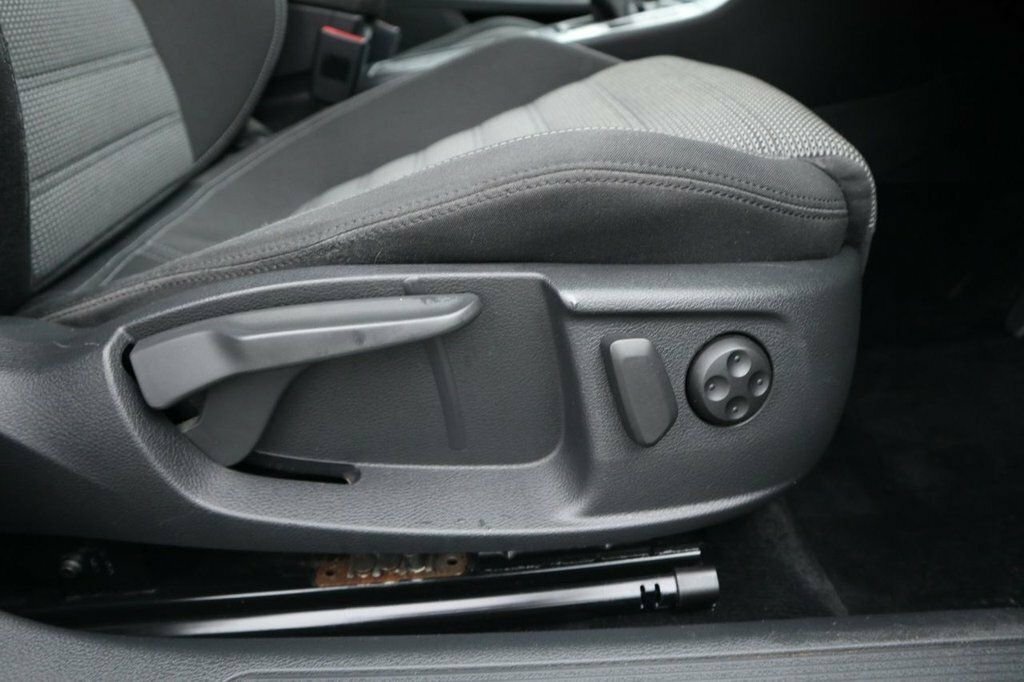 Volkswagen CC Saloon Silver #31