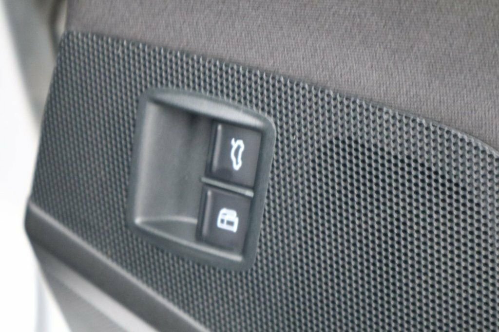 Volkswagen CC Saloon Silver #45