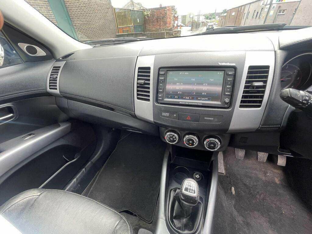 Mitsubishi Outlander 2.2L Gx4 Silver #2