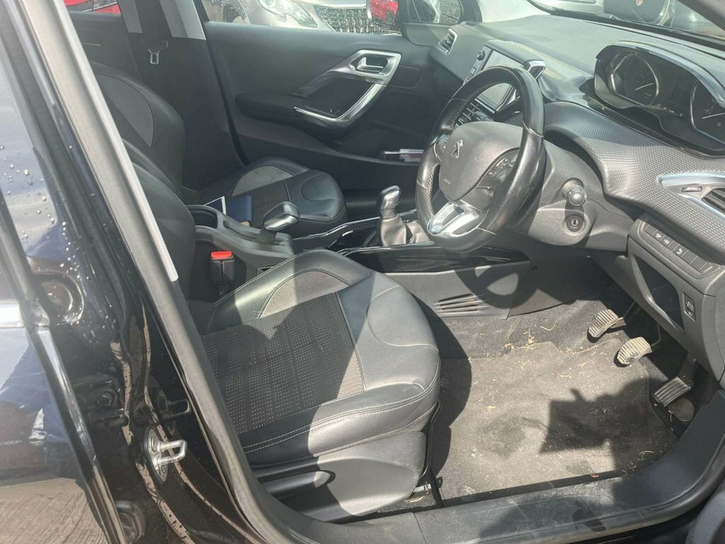 Peugeot 2008 1L Allure Black #2
