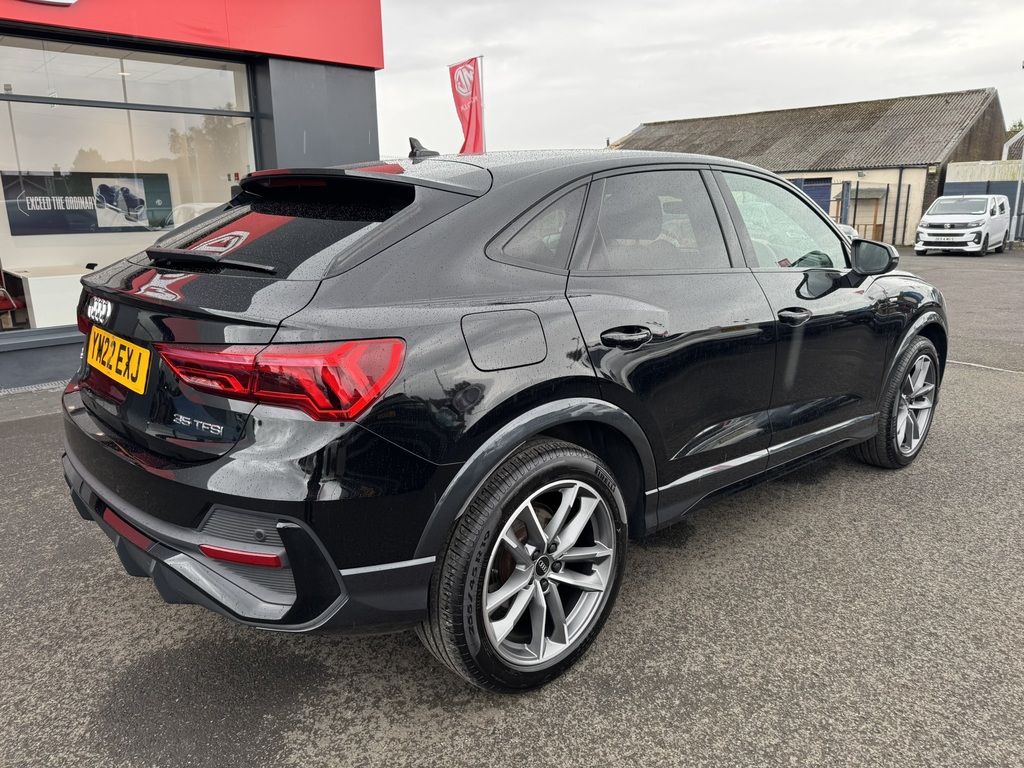 Audi Q3 S Ln Blk Ed 35 Tfsi Mhev Sa YM22EXJ Black #5