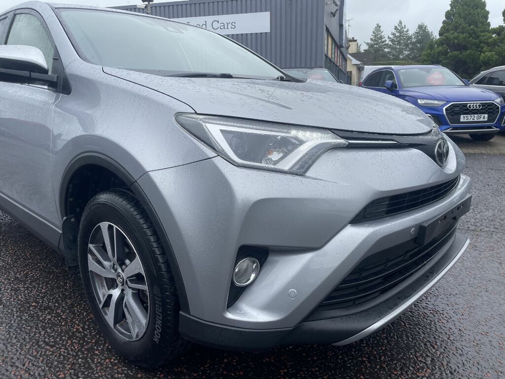 Toyota Rav 4 Excel White #9