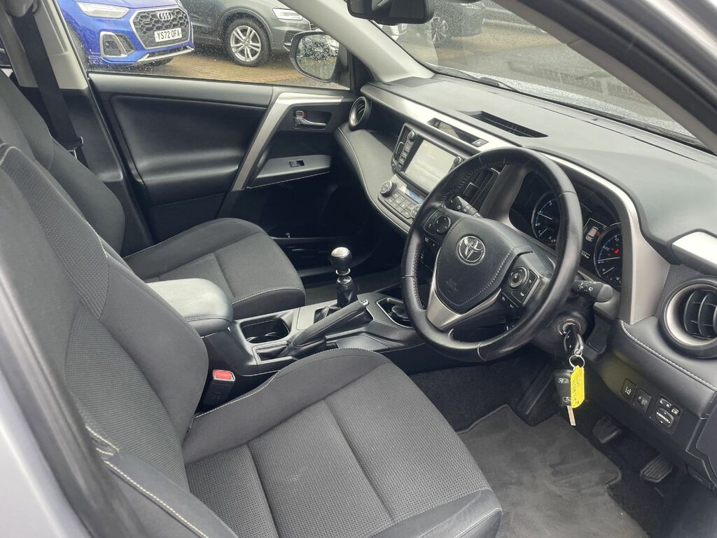 Toyota Rav 4 Excel White #12