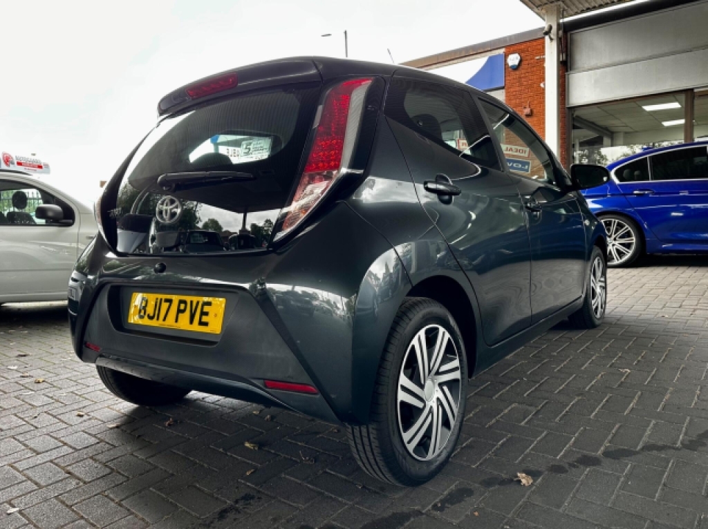 Toyota Aygo 1.0 Vvt-i X-play Grey #4